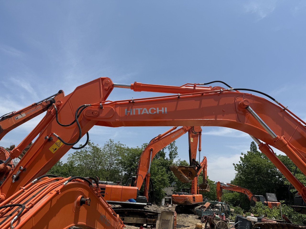 HITACHI 350-5g - Wheel excavator: picture 1 HITACHI 350-5g - Wheel excavator: picture 1