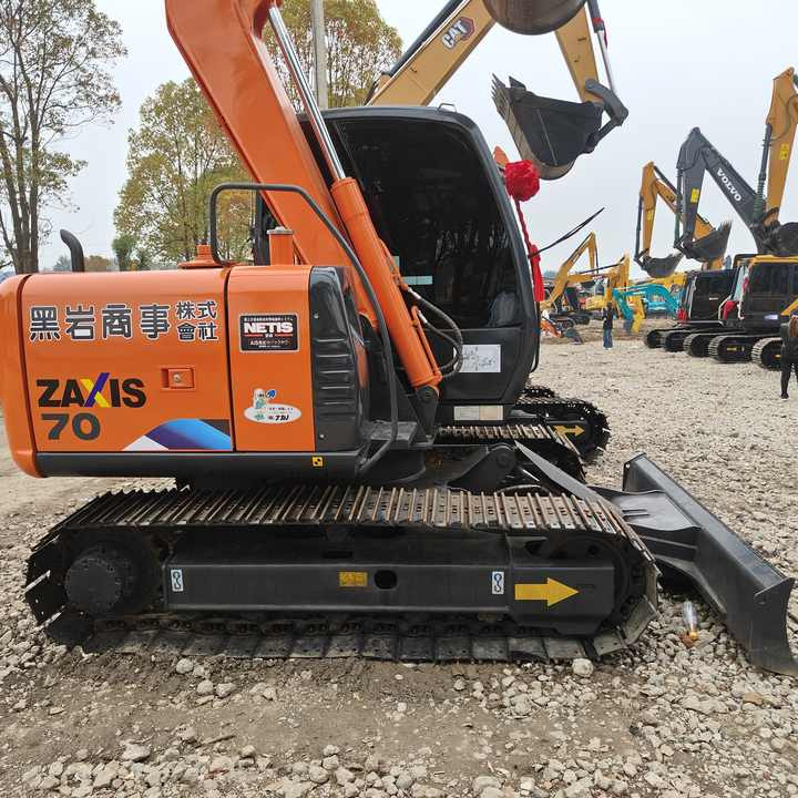 HITACHI ZX70 Original Japan Surplus Hitachi ZX70 for Sale - Crawler excavator: picture 2 HITACHI ZX70 Original Japan Surplus Hitachi ZX70 for Sale - Crawler excavator: picture 2