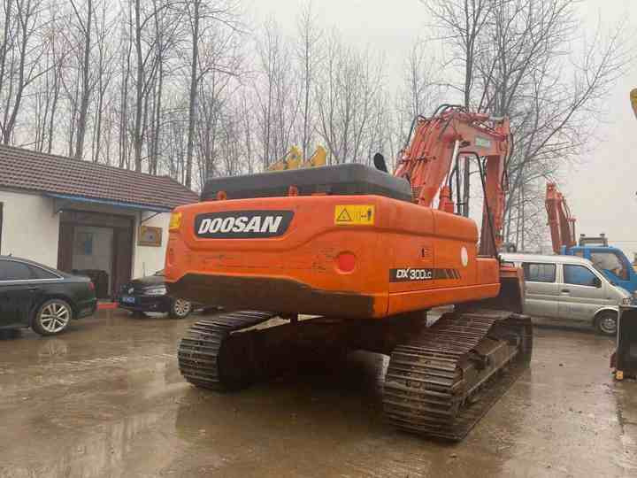 High Quality Doosan Big Size Excavator , Doosan 30ton Dx300lc Digging Machine , Doosan Excavator for Sale - Crawler excavator: picture 5 High Quality Doosan Big Size Excavator , Doosan 30ton Dx300lc Digging Machine , Doosan Excavator for Sale - Crawler excavator: picture 5