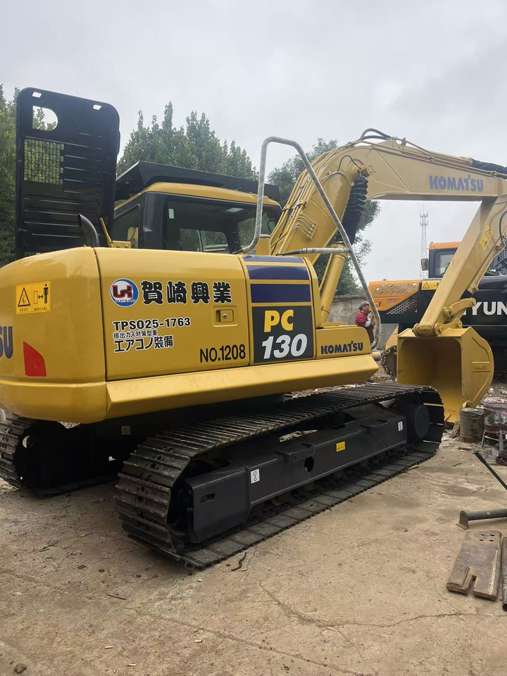 KOMATSU PC130 - Crawler excavator: picture 1 KOMATSU PC130 - Crawler excavator: picture 1