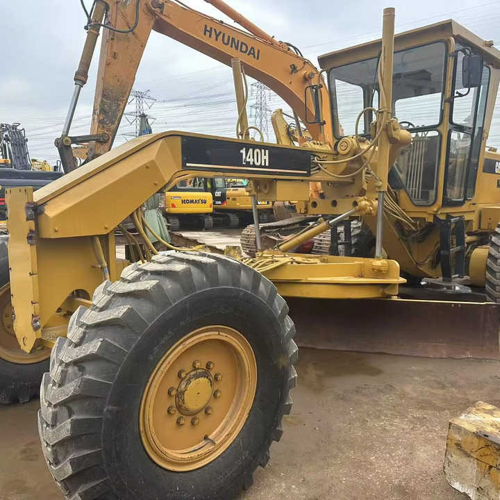 Low-price second-hand Cat Grader 140H with outstanding performance Carterpillarused 140H grader for sale - Grader: picture 1 Low-price second-hand Cat Grader 140H with outstanding performance Carterpillarused 140H grader for sale - Grader: picture 1