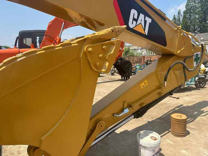 Used CAT 320D2 Excavator | Well-Maintained, Low Hours | Affordable Heavy Machinery for Construction & Mining! - Crawler excavator: picture 4 Used CAT 320D2 Excavator | Well-Maintained, Low Hours | Affordable Heavy Machinery for Construction & Mining! - Crawler excavator: picture 4