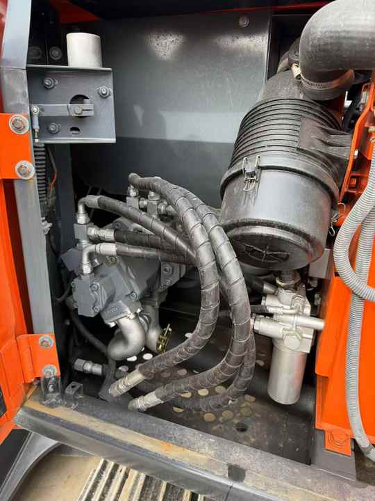 Used Hitachi Earth Moving Machine Zaxis70 Second Hand Small Size Mini Diggers Used Hitachi Mini Excavators Zx55 Zx50 Zx60 Zx70 - Excavator: picture 4 Used Hitachi Earth Moving Machine Zaxis70 Second Hand Small Size Mini Diggers Used Hitachi Mini Excavators Zx55 Zx50 Zx60 Zx70 - Excavator: picture 4