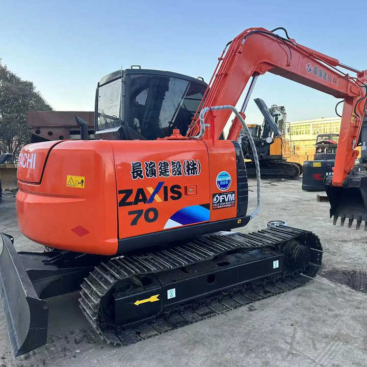 Used Hitachi Excavator ZX70 Japan Import Second Hand Small Crawler ZX70 Excavator for Sale - Crawler excavator: picture 2 Used Hitachi Excavator ZX70 Japan Import Second Hand Small Crawler ZX70 Excavator for Sale - Crawler excavator: picture 2