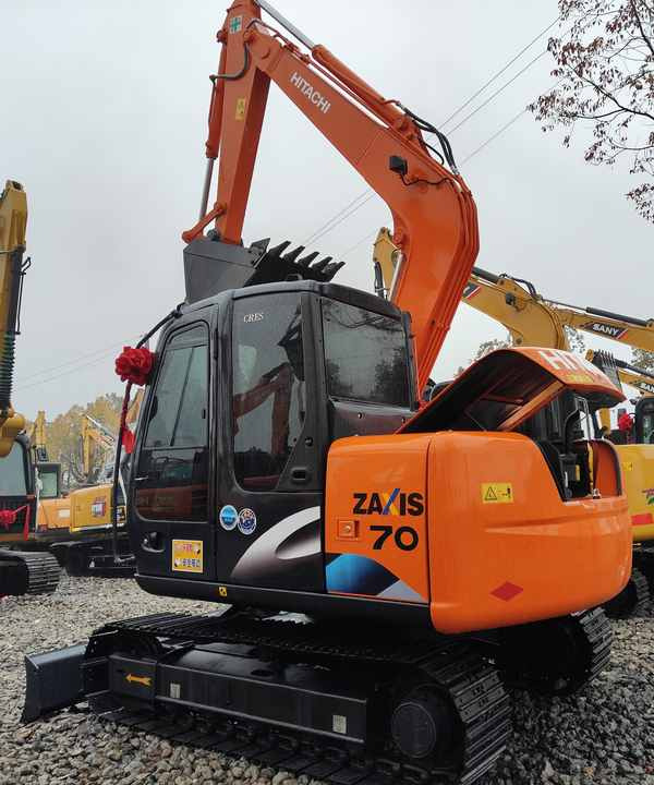 Used Hitachi Excavator ZX70 Japan Import Second Hand Small Crawler ZX70 Excavator for Sale - Crawler excavator: picture 3 Used Hitachi Excavator ZX70 Japan Import Second Hand Small Crawler ZX70 Excavator for Sale - Crawler excavator: picture 3