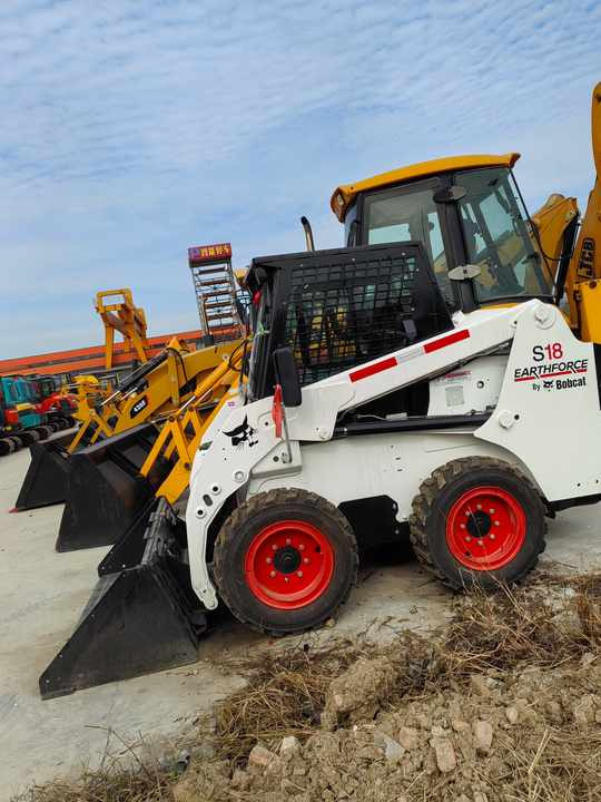 Used Imported Machine bobcat S18 Skid Steer Loader for Sale bobcat S16 S17 S18 in Stock - Skid steer loader: picture 2 Used Imported Machine bobcat S18 Skid Steer Loader for Sale bobcat S16 S17 S18 in Stock - Skid steer loader: picture 2