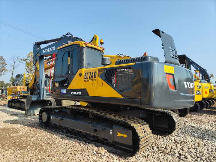 Used VOLVO EC240 Excavator for Sale with Good Performance and Low Price Powerful Construction Machinery for Sale - Excavator: picture 4 Used VOLVO EC240 Excavator for Sale with Good Performance and Low Price Powerful Construction Machinery for Sale - Excavator: picture 4