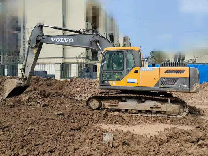 Used Volvo Brand Original EC200B Model Excavator with Good Working Condition for Sale - Crawler excavator: picture 3 Used Volvo Brand Original EC200B Model Excavator with Good Working Condition for Sale - Crawler excavator: picture 3