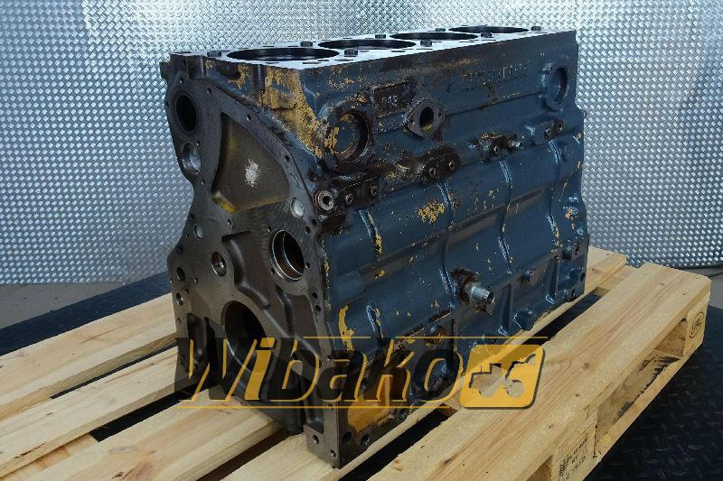 Crankcase for engine Liebherr D904 9143477 - Crankcase for Construction machinery: picture 1 Crankcase for engine Liebherr D904 9143477 - Crankcase for Construction machinery: picture 1