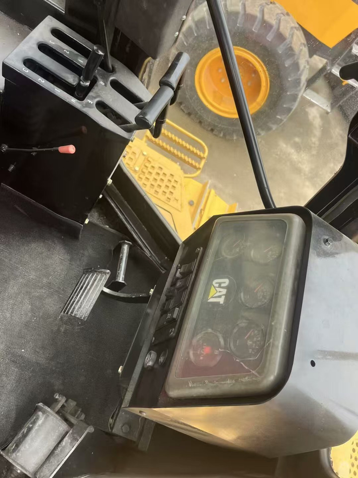CATERPILLAR D6G - Bulldozer: picture 4 CATERPILLAR D6G - Bulldozer: picture 4