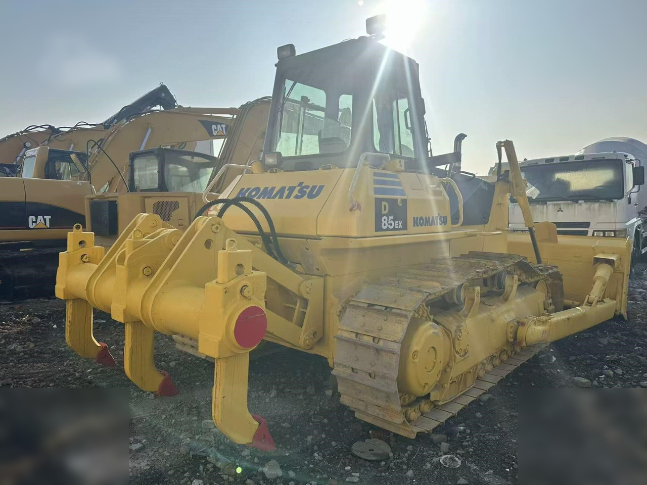 KOMATSU D85EX - Bulldozer: picture 1 KOMATSU D85EX - Bulldozer: picture 1