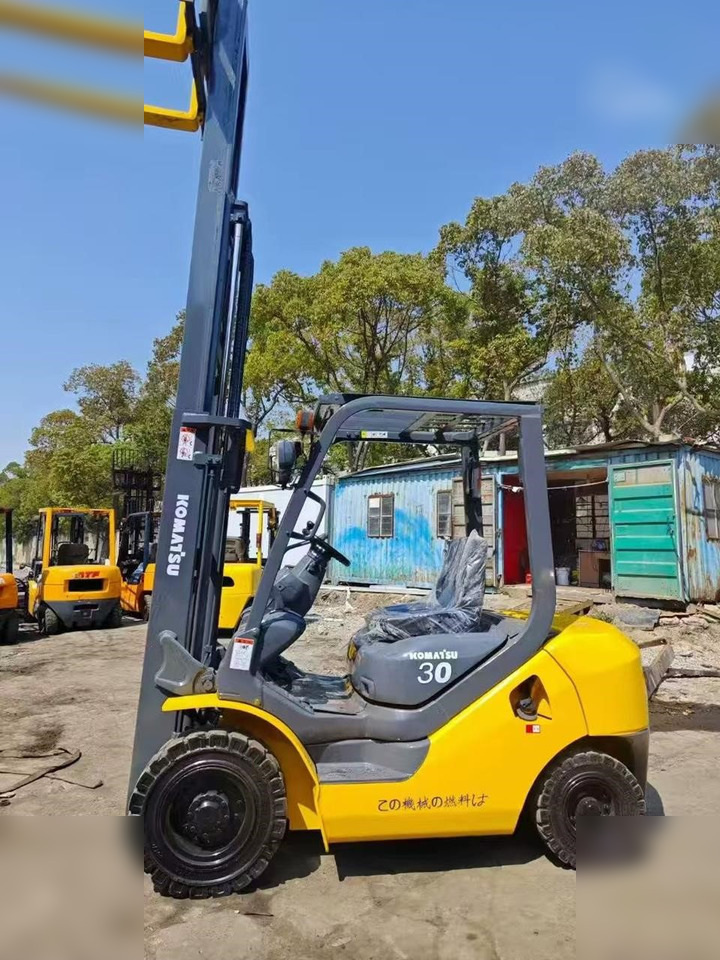 KOMATSU FD30-7 - LPG forklift: picture 3 KOMATSU FD30-7 - LPG forklift: picture 3