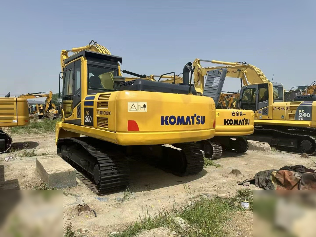 KOMATSU PC200-8 - Crawler excavator: picture 3 KOMATSU PC200-8 - Crawler excavator: picture 3