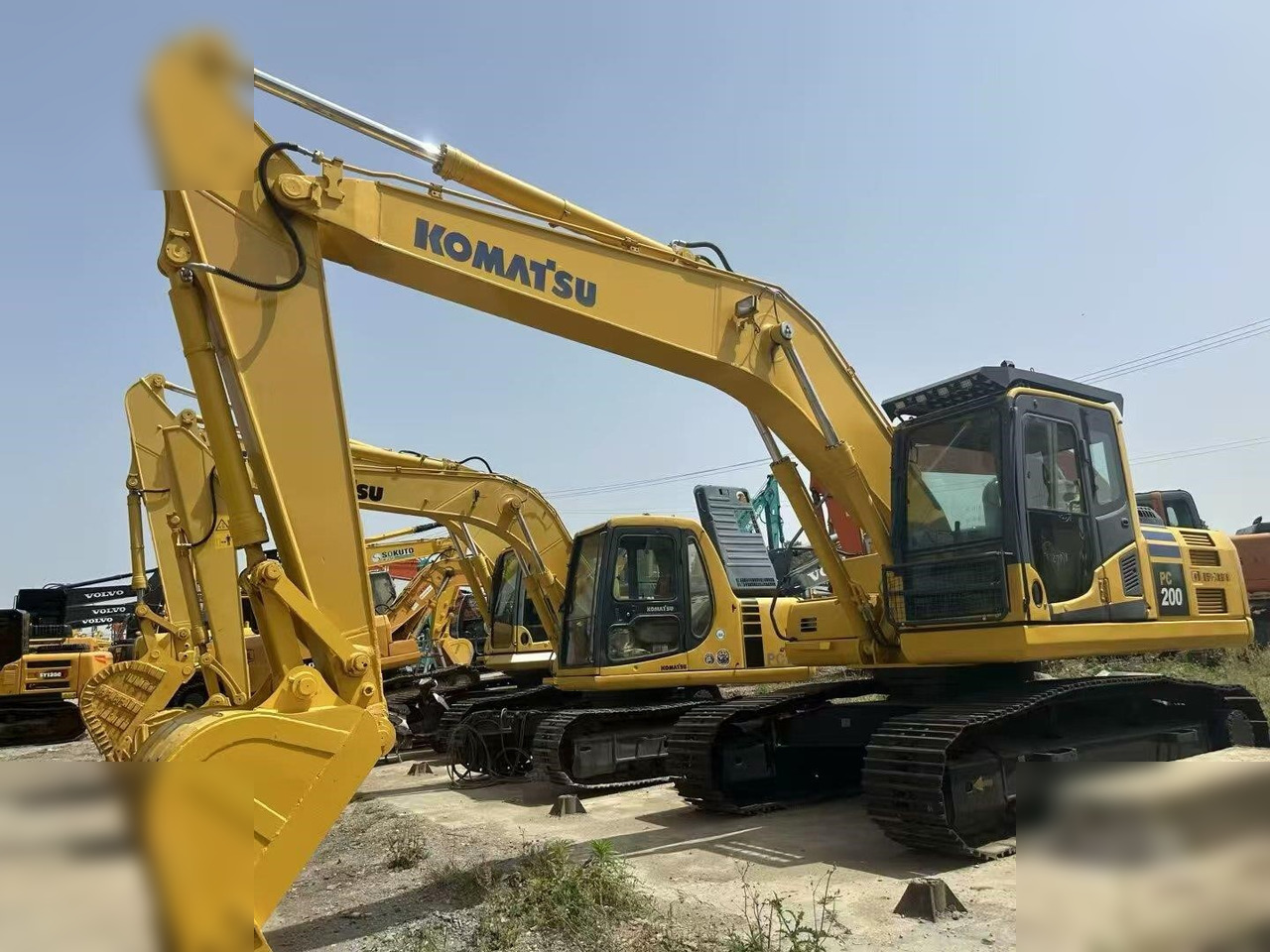 KOMATSU PC200-8 - Crawler excavator: picture 1 KOMATSU PC200-8 - Crawler excavator: picture 1