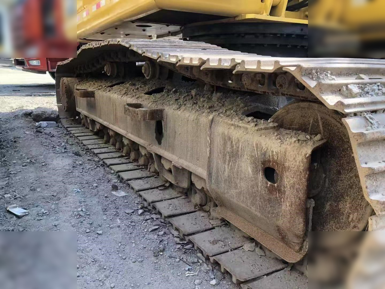 KOMATSU PC220-8 - Crawler excavator: picture 2 KOMATSU PC220-8 - Crawler excavator: picture 2
