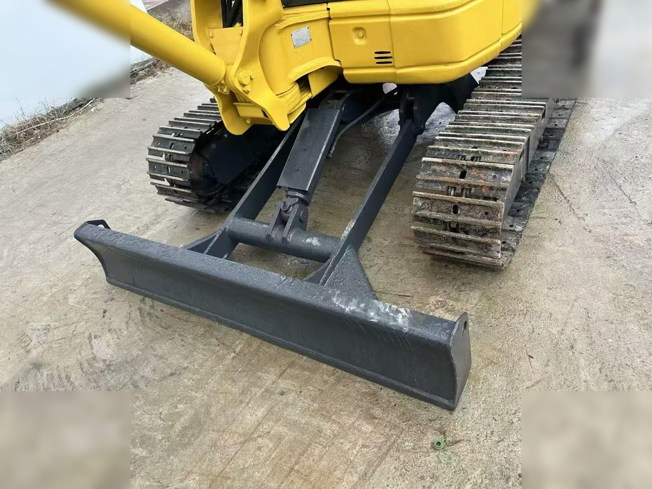 KOMATSU PC35MR - Mini excavator: picture 3 KOMATSU PC35MR - Mini excavator: picture 3