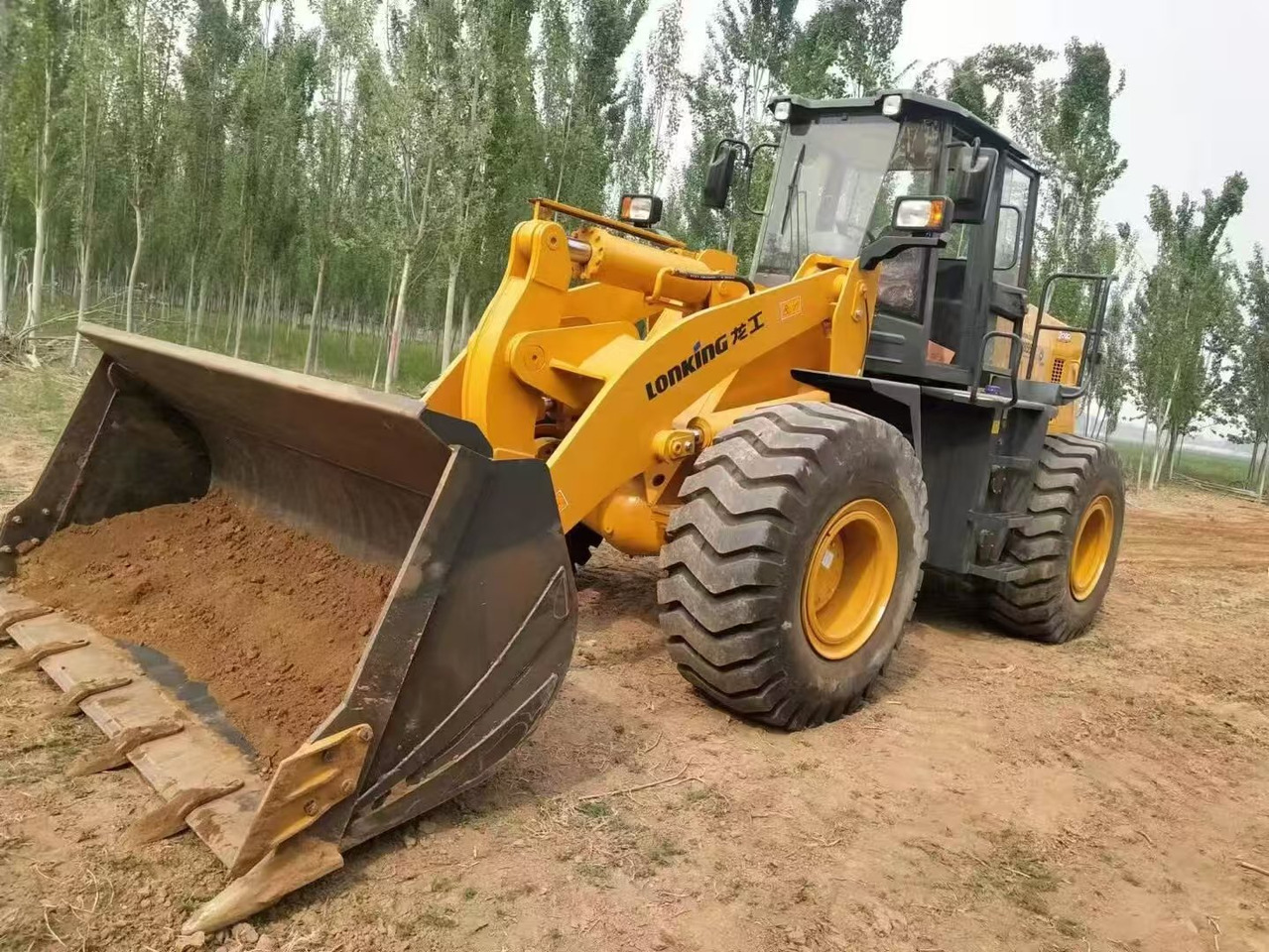 LONKING 885 - Wheel loader: picture 1 LONKING 885 - Wheel loader: picture 1