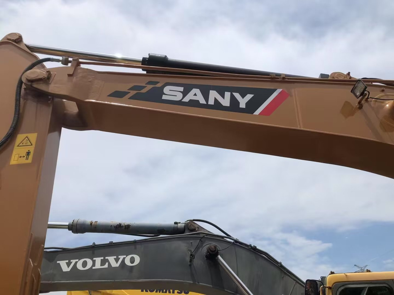 SANY SY365H - Crawler excavator: picture 4 SANY SY365H - Crawler excavator: picture 4