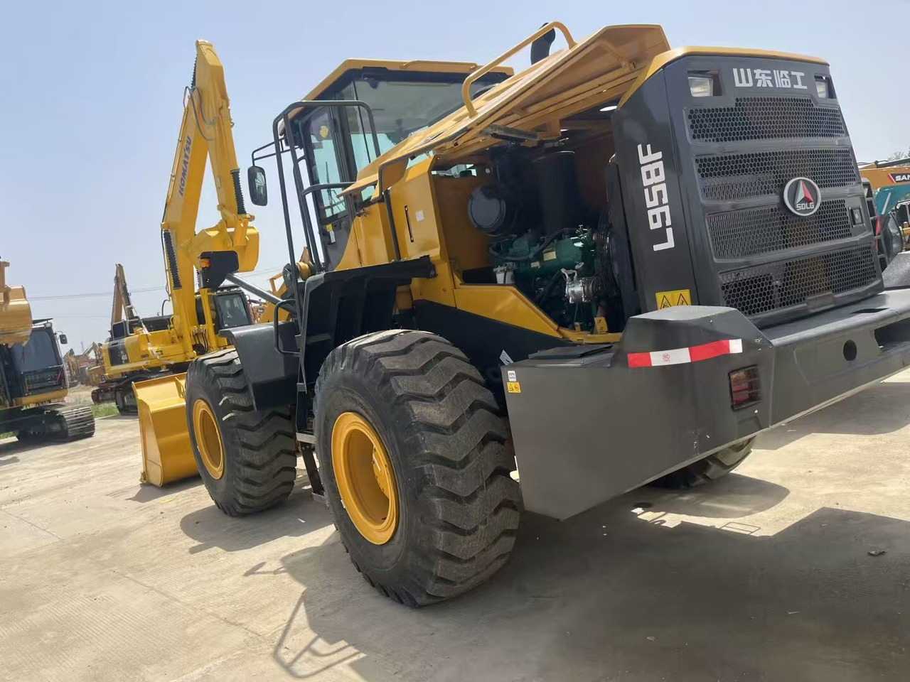 SDLG 958F - Crawler excavator: picture 2 SDLG 958F - Crawler excavator: picture 2