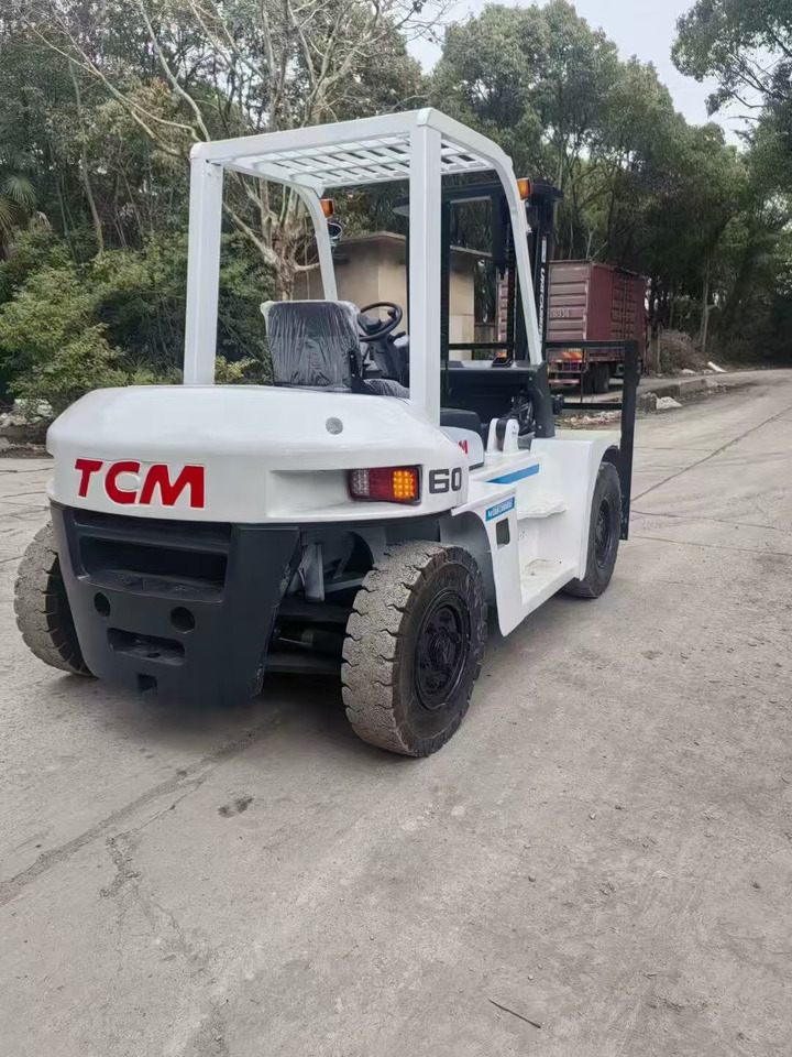 TCM 6-TON - Vertical mast lift: picture 2 TCM 6-TON - Vertical mast lift: picture 2