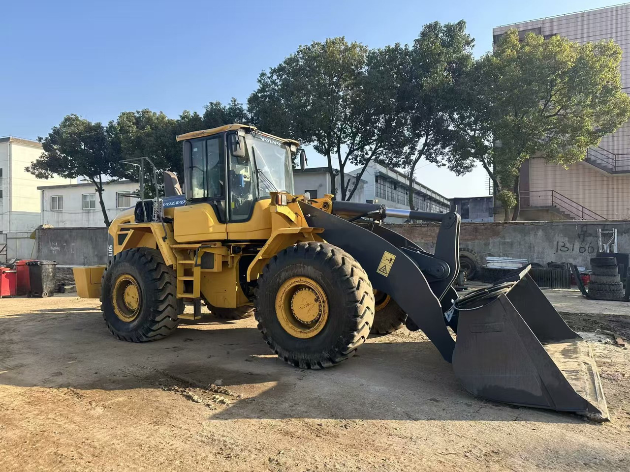 VOLVO 105L - Wheel loader: picture 2 VOLVO 105L - Wheel loader: picture 2