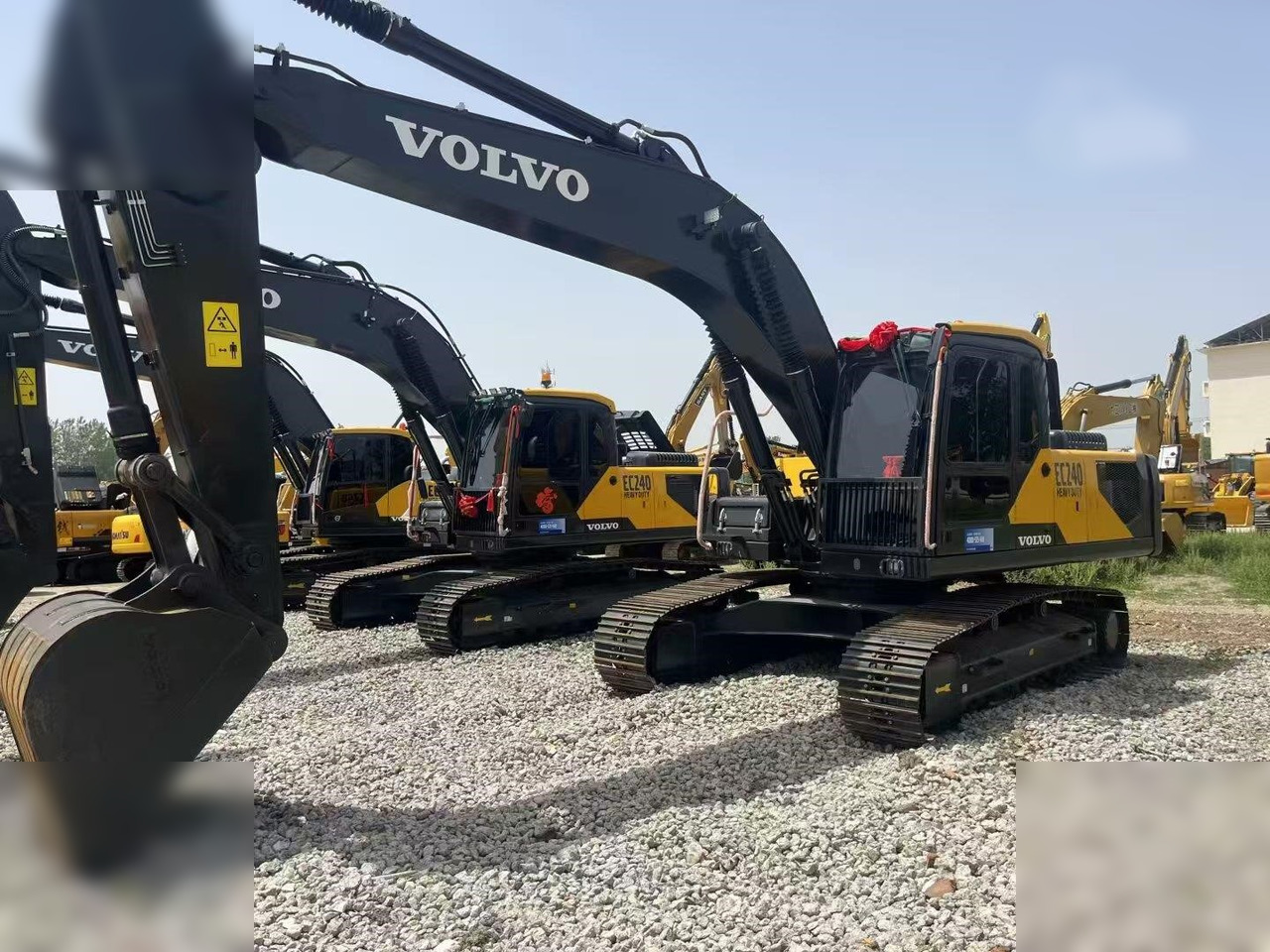 VOLVO EC240 - Crawler excavator: picture 4 VOLVO EC240 - Crawler excavator: picture 4