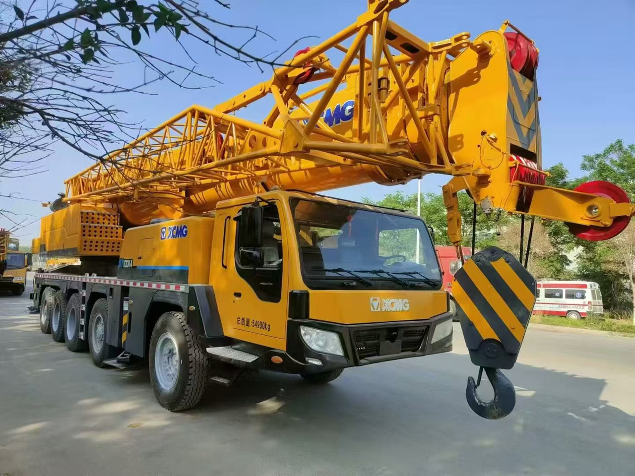 XCMG 100-ton - Mobile crane: picture 1 XCMG 100-ton - Mobile crane: picture 1