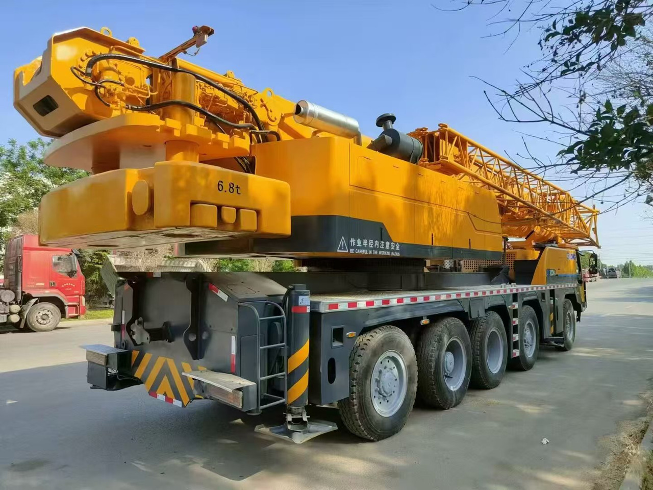 XCMG 100-ton - Mobile crane: picture 2 XCMG 100-ton - Mobile crane: picture 2