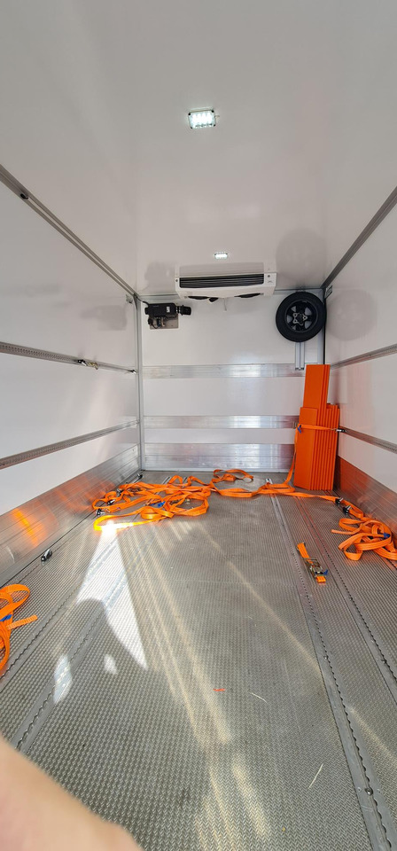 Refrigerator truck VOLKSWAGEN VW-T6: picture 10