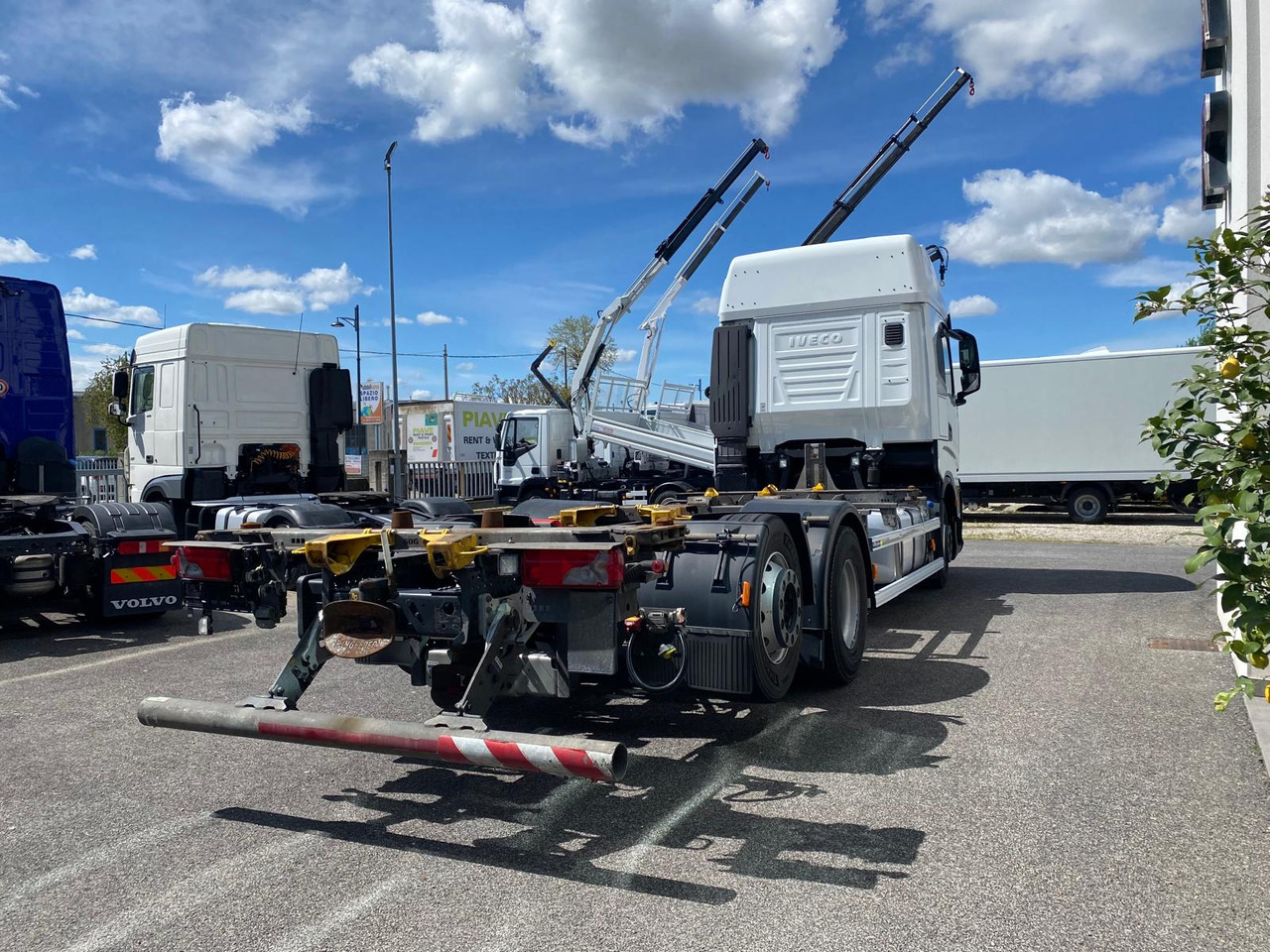 IVECO S-WAY AS260S48 - Container transporter/ Swap body truck: picture 4 IVECO S-WAY AS260S48 - Container transporter/ Swap body truck: picture 4