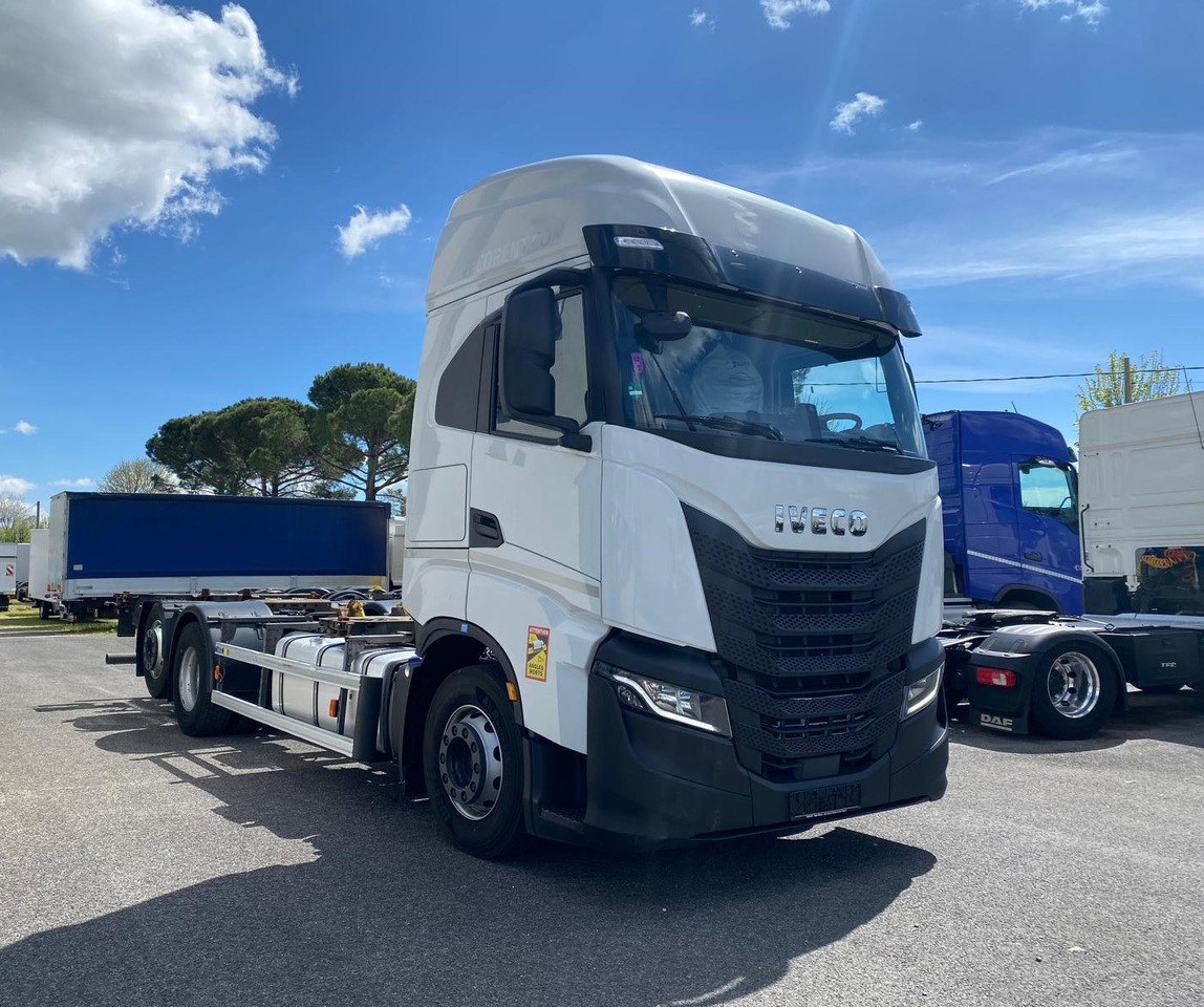 IVECO S-WAY AS260S48 - Container transporter/ Swap body truck: picture 2 IVECO S-WAY AS260S48 - Container transporter/ Swap body truck: picture 2