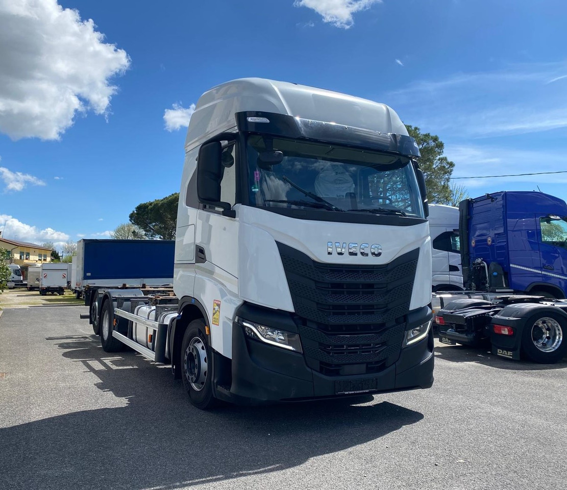 IVECO S-WAY AS260S48 - Container transporter/ Swap body truck: picture 3 IVECO S-WAY AS260S48 - Container transporter/ Swap body truck: picture 3