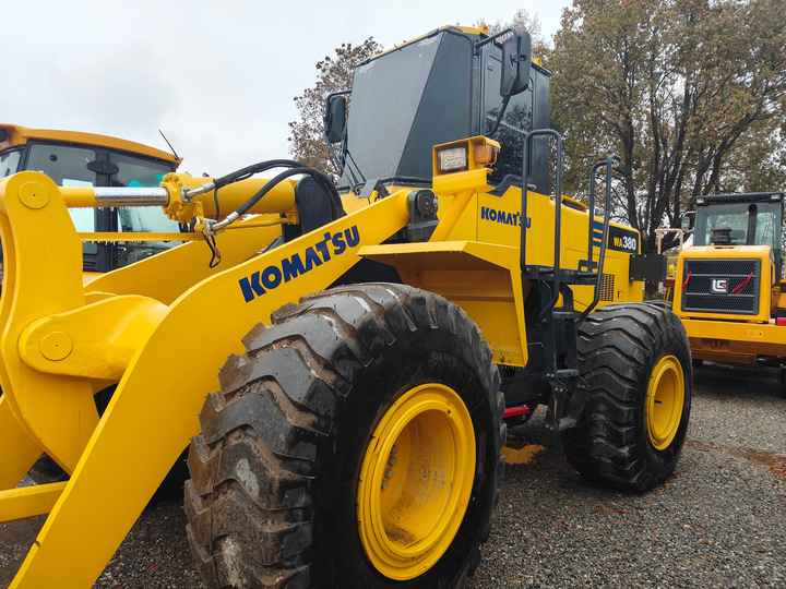 Certified Pre-Owned Komatsu WA380-3 | Heavy-Duty Loader for Mining/ Construction - Price Negotiable! - Wheel loader: picture 5 Certified Pre-Owned Komatsu WA380-3 | Heavy-Duty Loader for Mining/ Construction - Price Negotiable! - Wheel loader: picture 5