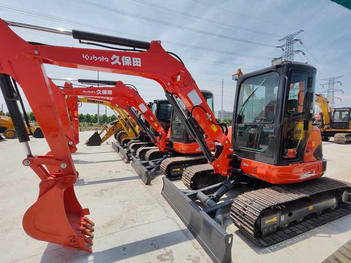 Perfect Condition Kubota U55-4 Japan Brand Mini Excavator with Pusher for Sale 90% Brand New Mini Kubota U25 35 55 5tons - Mini excavator: picture 5 Perfect Condition Kubota U55-4 Japan Brand Mini Excavator with Pusher for Sale 90% Brand New Mini Kubota U25 35 55 5tons - Mini excavator: picture 5