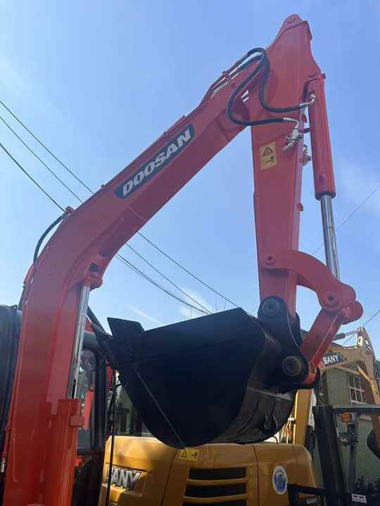 Second Hand Doosan Dx-60 Excavator for Sale - Crawler excavator: picture 5 Second Hand Doosan Dx-60 Excavator for Sale - Crawler excavator: picture 5