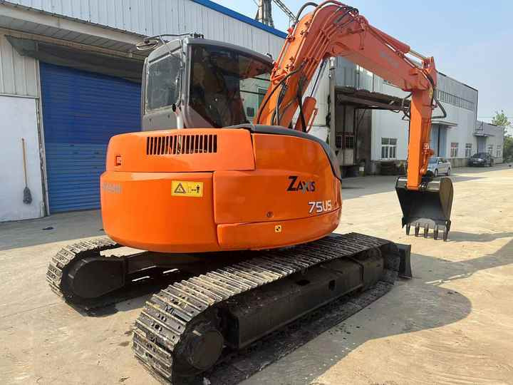 Used HITACHI ZX-75 - Crawler excavator: picture 5 Used HITACHI ZX-75 - Crawler excavator: picture 5