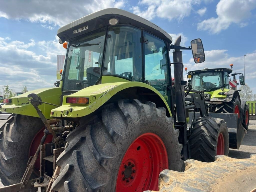 Farm tractor Claas Ares 697: picture 13