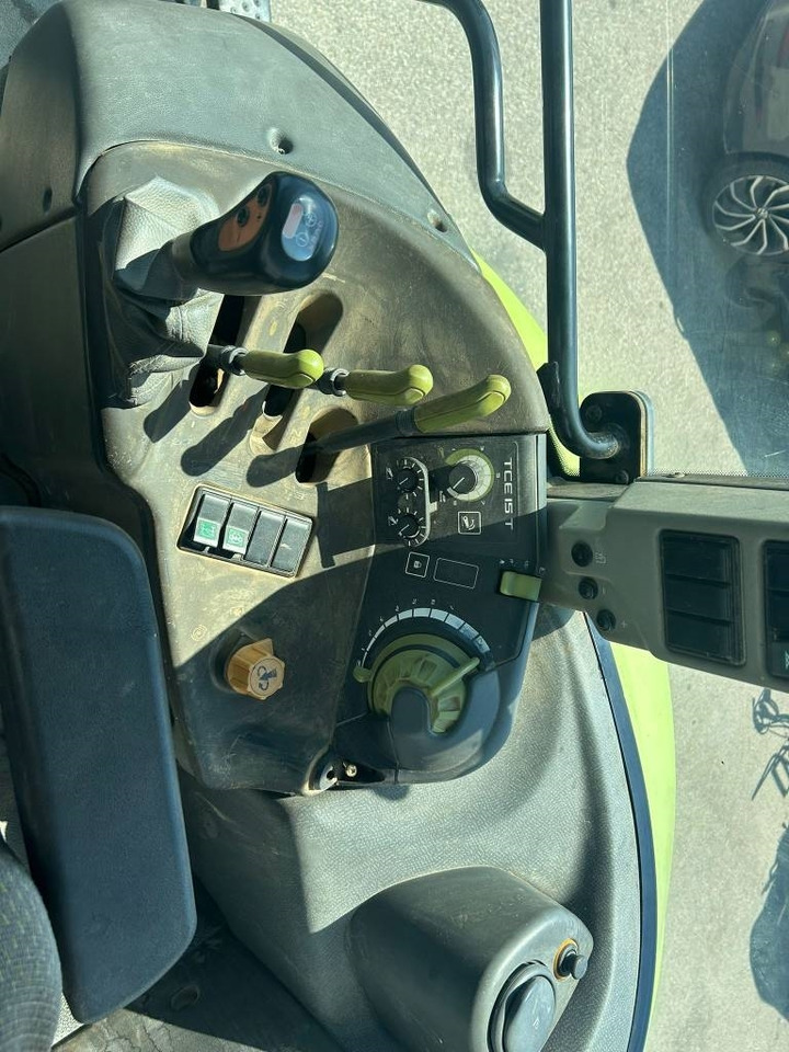 Farm tractor Claas Arion 610 C: picture 10
