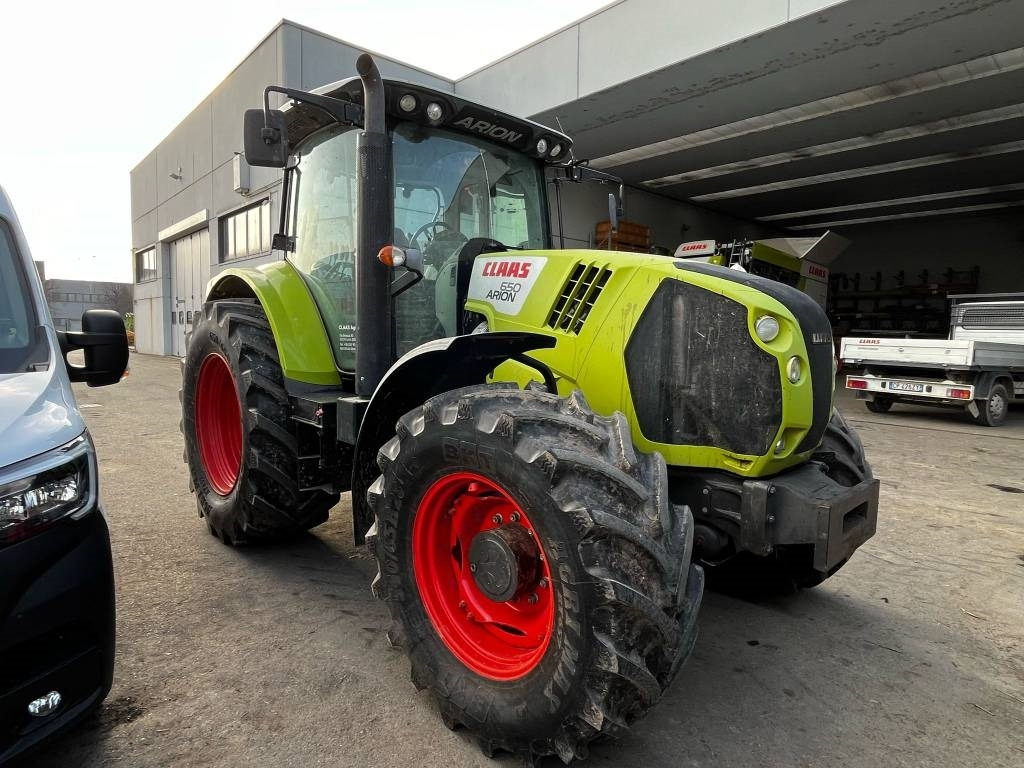 Claas Arion 650 - Farm tractor: picture 1 Claas Arion 650 - Farm tractor: picture 1