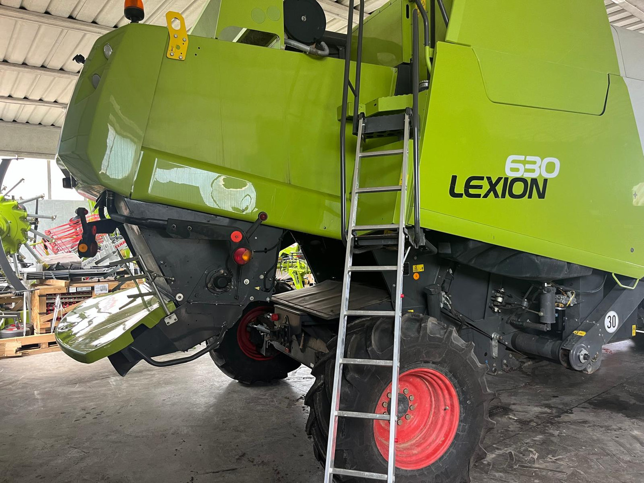 Claas Lexion 630 Montana - Combine harvester: picture 2 Claas Lexion 630 Montana - Combine harvester: picture 2