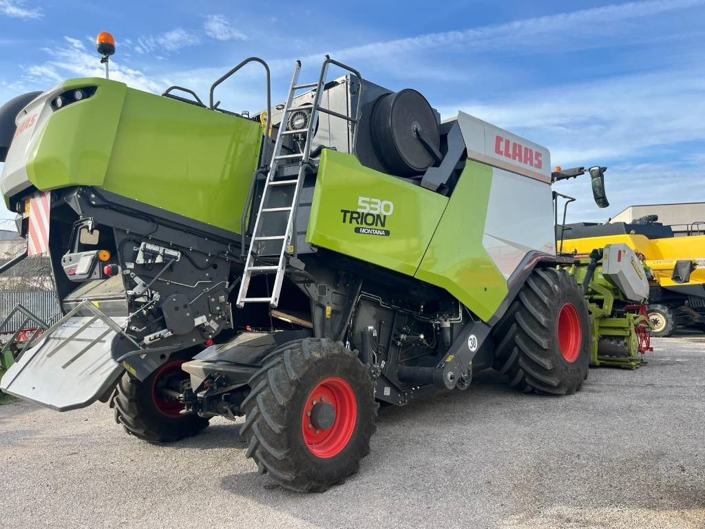 Claas TRION 530 MONTANA - Combine harvester: picture 1 Claas TRION 530 MONTANA - Combine harvester: picture 1