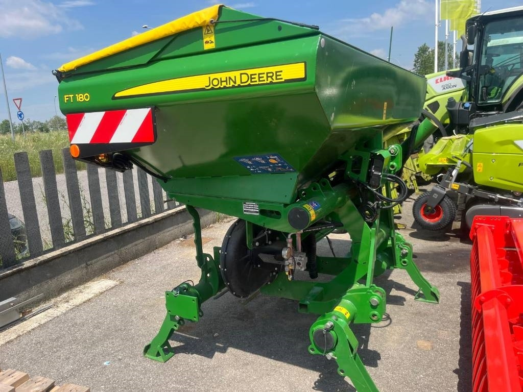 John Deere FT 180 - Fertilizer spreader: picture 5 John Deere FT 180 - Fertilizer spreader: picture 5