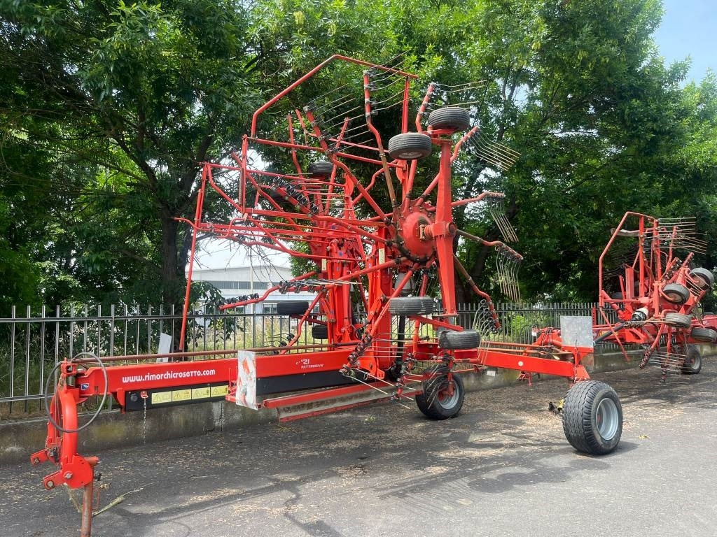 Kuhn GA 8121 - Tedder/ Rake: picture 1 Kuhn GA 8121 - Tedder/ Rake: picture 1