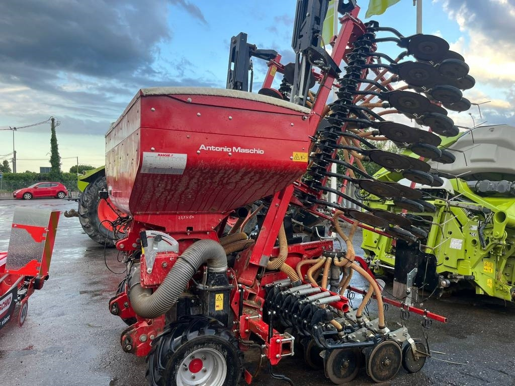 Mascar Montana 600 - Precision sowing machine: picture 2 Mascar Montana 600 - Precision sowing machine: picture 2