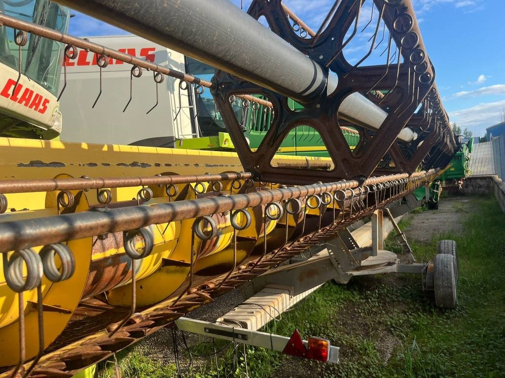 New Holland Tipo 30 - Harvester attachment: picture 2 New Holland Tipo 30 - Harvester attachment: picture 2