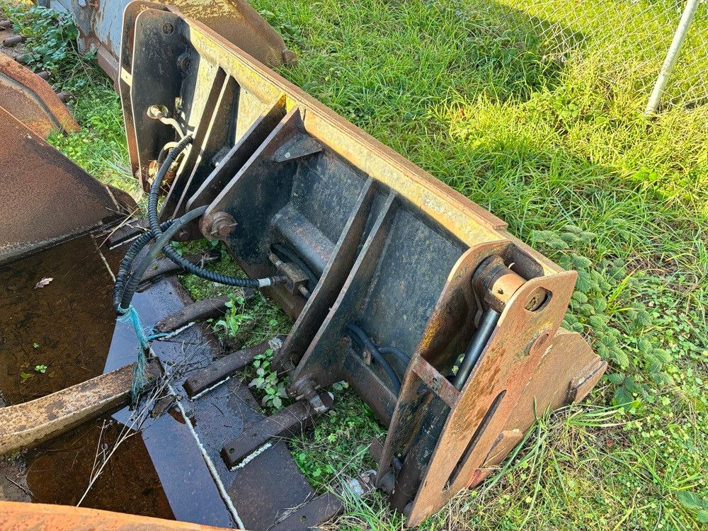 Schaeff Klappschaufel Greiferschaufel - Wheel loader: picture 1 Schaeff Klappschaufel Greiferschaufel - Wheel loader: picture 1