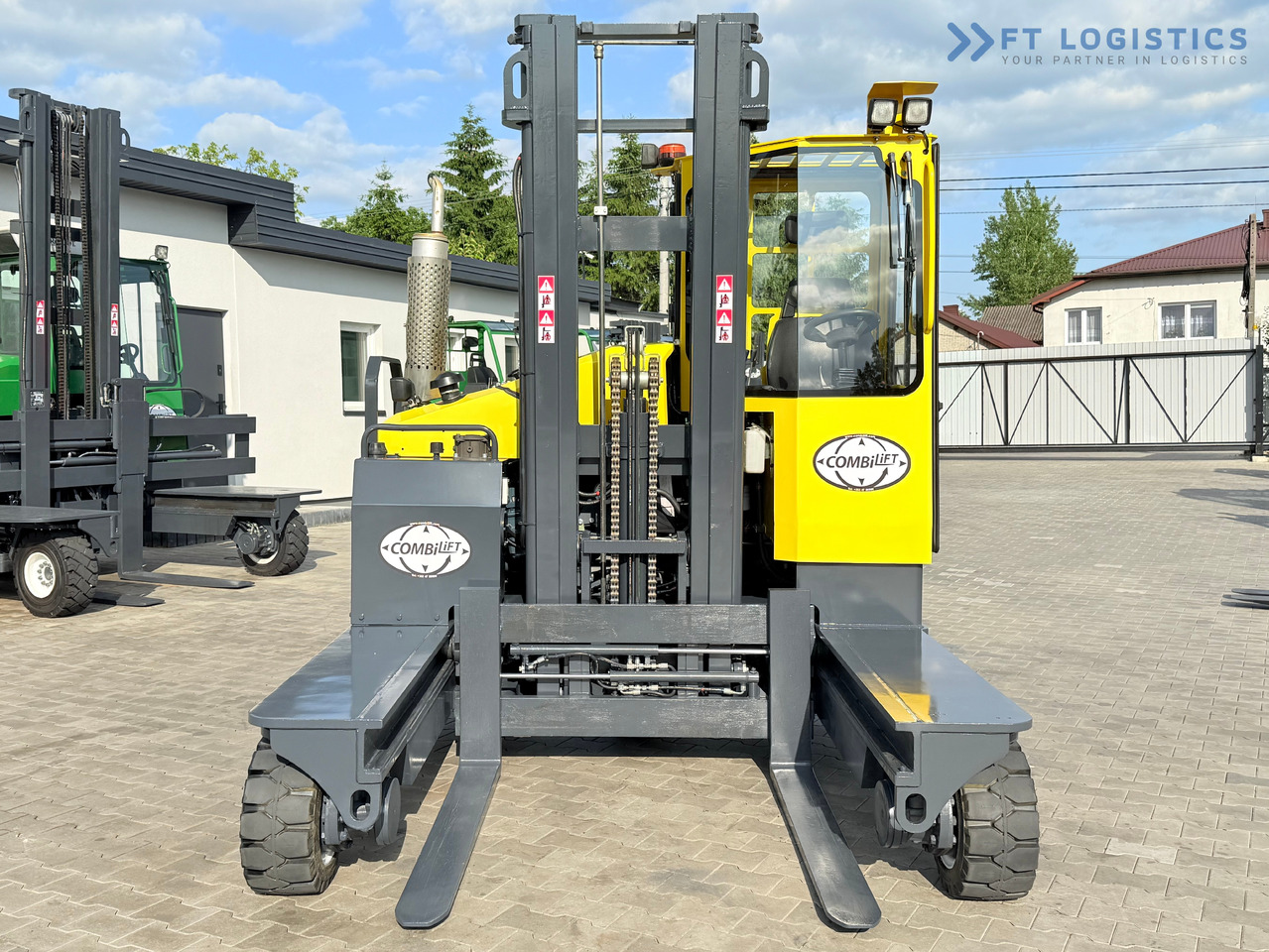 COMBILIFT C4000 / DIESEL / DUPLEX - 4100MM / FORK POSITIONER / ONLY 2951 MTH / LIKE NEW - 4-way reach truck: picture 4 COMBILIFT C4000 / DIESEL / DUPLEX - 4100MM / FORK POSITIONER / ONLY 2951 MTH / LIKE NEW - 4-way reach truck: picture 4