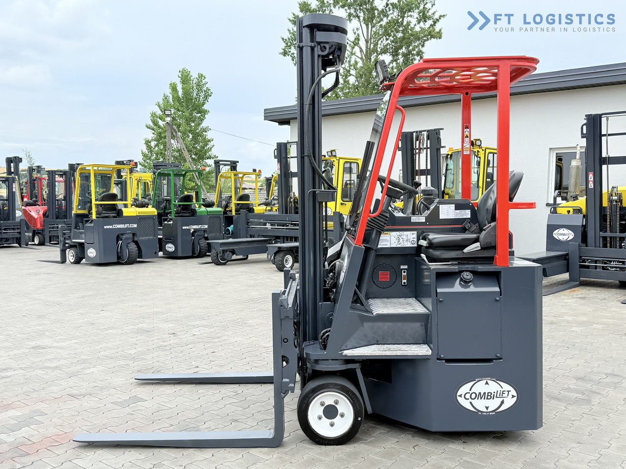 COMBILIFT Combilift C3000CB – TRIPLEX 6000mm – Year 2016 / Only 2,161 hours / Free Lift / Fork Positioner / Diesel - 4-way reach truck: picture 2 COMBILIFT Combilift C3000CB – TRIPLEX 6000mm – Year 2016 / Only 2,161 hours / Free Lift / Fork Positioner / Diesel - 4-way reach truck: picture 2