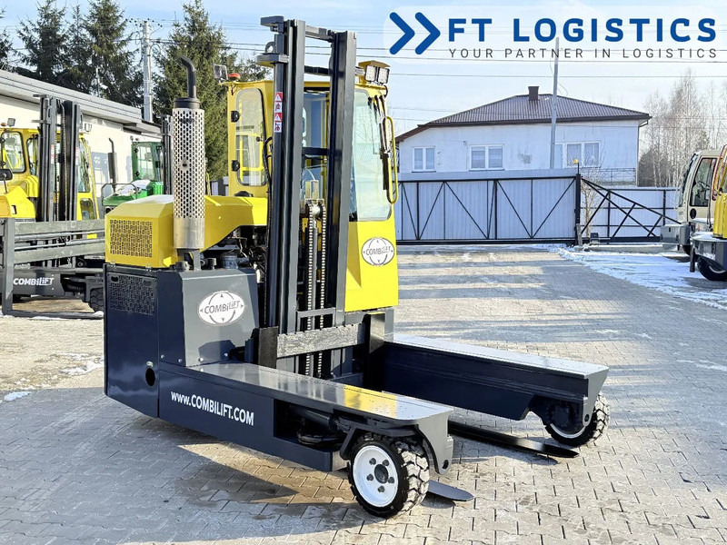 Combilift C3000 | GAS | DUPLEX 4000MM | FORK POSITIONER | FULL CABIN WITH 1500MM PLATFORM | PERFECT CONDITION | A wide range of four-way a - 4-way reach truck: picture 3 Combilift C3000 | GAS | DUPLEX 4000MM | FORK POSITIONER | FULL CABIN WITH 1500MM PLATFORM | PERFECT CONDITION | A wide range of four-way a - 4-way reach truck: picture 3