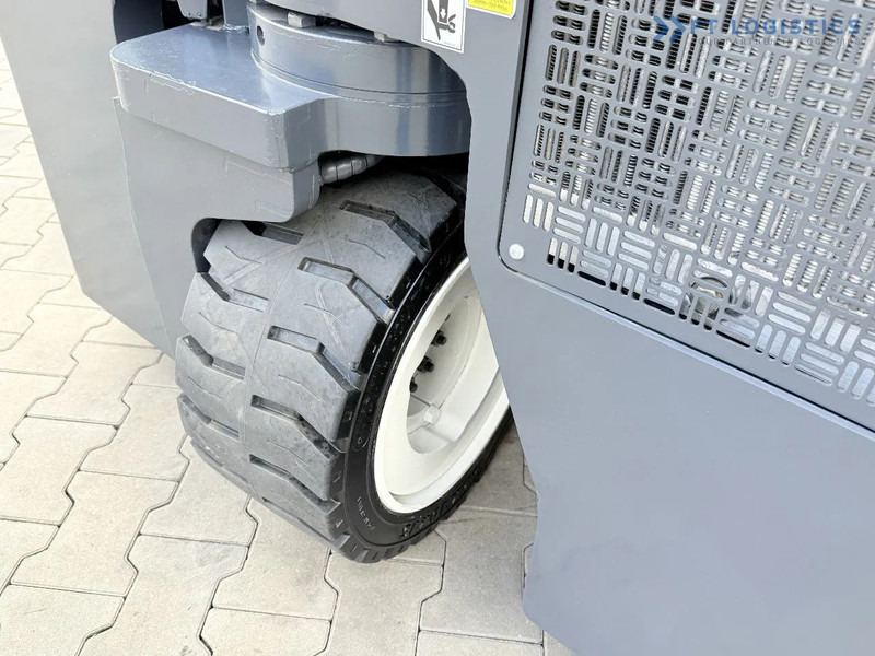 4-way reach truck Combilift C3000CB / GAS / TRIPLEX 4900MM / FREE LIFT / FORK POSITIONER / SIDE SHIFT / EXCELLENT CONDITION / Wide range of four-way and sid: picture 11